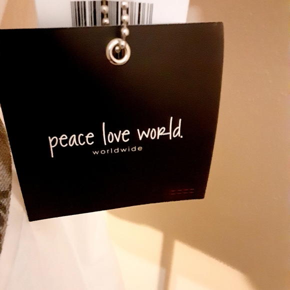 Peace Love world Super Love  cotton v-neck - Picture 4 of 5
